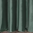 Zasłona szyta na taśmie 5 cm ciemnozielona z tkaniny welwetowej w pionowe prążki, wykończona obciążnikiem
