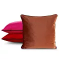 Poszewka na poduszkę 45x45 cm welwetowa, amarantowa o delikatnym połysku z ozdobną lamówką GAJA 2