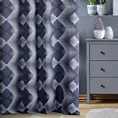 Zasłona szyta na taśmie 5 cm MELODY grafitowo jasnoszara z miękkiej tkaniny typu blackout drukowanej w nowoczesny geometryczny wzór