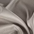 Poszewka szyta szara z tkaniny z dodatkiem połyskującej nici, z widocznym ozdobnym splotem