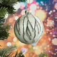 Bombka szklana z efektem zmrożenia obsypana drobnymi koralikami