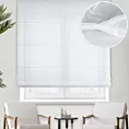 Roleta rzymska biała z delikatnej elaganckiej tkaniny, wykończonej obciążnikiem