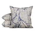 Poszewka szyta granatowa z gładkiej tkaniny żakardowej z efektem marmuru