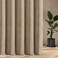 Zasłona szyta na tunelu beżowa z tkaniny o szenilowej strukturze