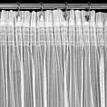 Firana biała z tkaniny w prążki przeplatane błyszczącą nicią 300x270 cm taśma NOELIA