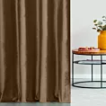 Zasłona szyta na taśmie 5 cm jasnobrązowa z tkaniny welwetowej w pionowe prążki, wykończona obciążnikiem
