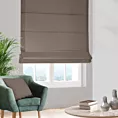 Roleta rzymska jasnobrązowa z tkaniny typu Blackout zaciemniającej w 100%