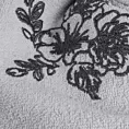 Zestaw ręczników bawełnianych na prezent 3 szt kolor srebrny, stalowy z haftem kwiatów 400 g/m2 MELANI