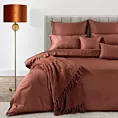 Pościel 140x200 cm z bawełny, makosatyny kolor marsala z ozdobną kantą i haftem kolekcja MINGE ELEGANTE