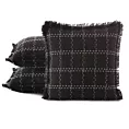 Poszewka na poduszkę 45x45 cm kolor czarny z wzorem subtelnej kratki z frędzlami na brzegach DARA