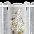 Tkanina firanowa zazdrostka zdobiona haftem w drobne stokrotki