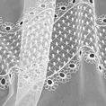 Firana szyta na tunelu biała matowa tkanina Peru, zdobiona haftem ażurowym tworzącym trzy poziome pasy