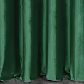 Zasłona szyta na flexach zielona z tkaniny welwetowej w pionowe prążki, wykończona obciążnikiem