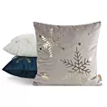 Poszewka na poduszkę świąteczna 45x45 cm welwetowa granatowa zdobiona nadrukiem szampańskich śnieżynek