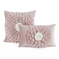 Poszewka na poduszkę 45 x 45 cm z welwetu kolor pudrowy zdobiona trójwymiarowym motywem kwiatu FLORES 2