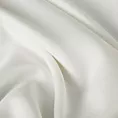 Poszewka szyta biała z miękkiej tkaniny o naturalnym splocie w stylu ekologicznym