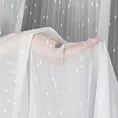 Tkanina firanowa z efektem deszczyku wykończona obciążnikiem