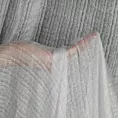 Firana szyta na taśmie 5 cm jasnoszara z półmatowej kreszowanej tkaniny, w nieregularne, cienkie, pionowe pasy, wykończona obciążnikiem