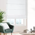 Roleta rzymska biała z gładkiej tkaniny typu dimout wykończona obciążnikiem