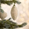 Bombka choinkowa  zdobiona drobnymi kuleczkami