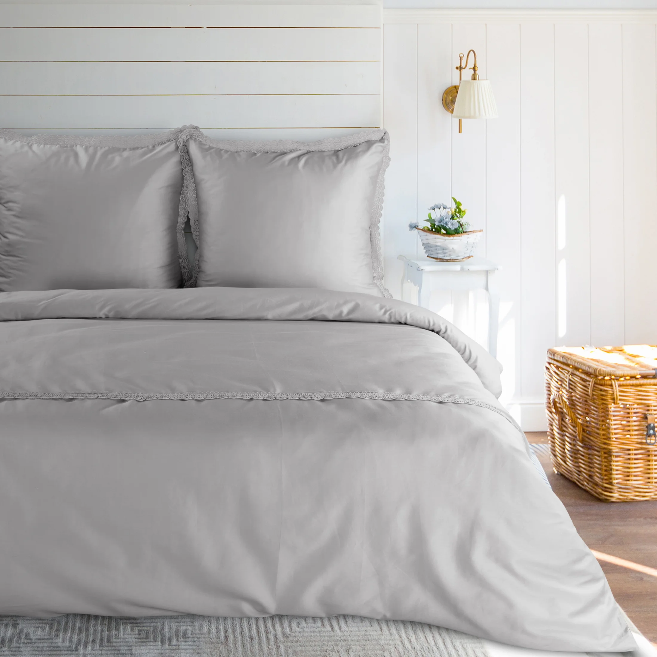 Pościel 220x200 cm z satyny bawełnianej kolor jasnoszary zdobiona elegancką koronką RETRO 6 |