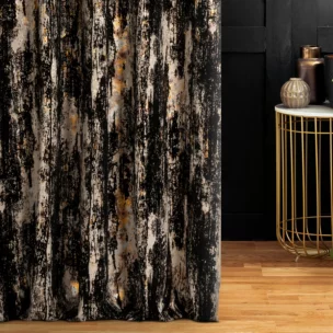 Zasłona szyta na flexach beżowo czarna z tkaniny welwetowej z metalicznym nadrukiem