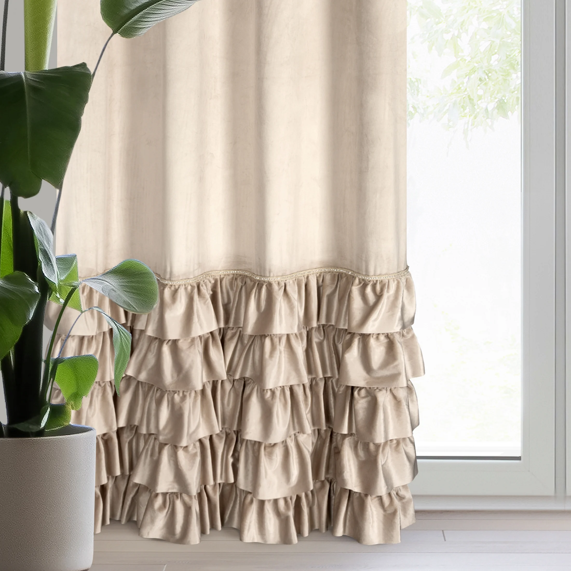 Zasłona welwetowa beżowa zdobiona falbanami i lśniącymi akcentami 140x250 cm przelotka - CARLI | eurofirany