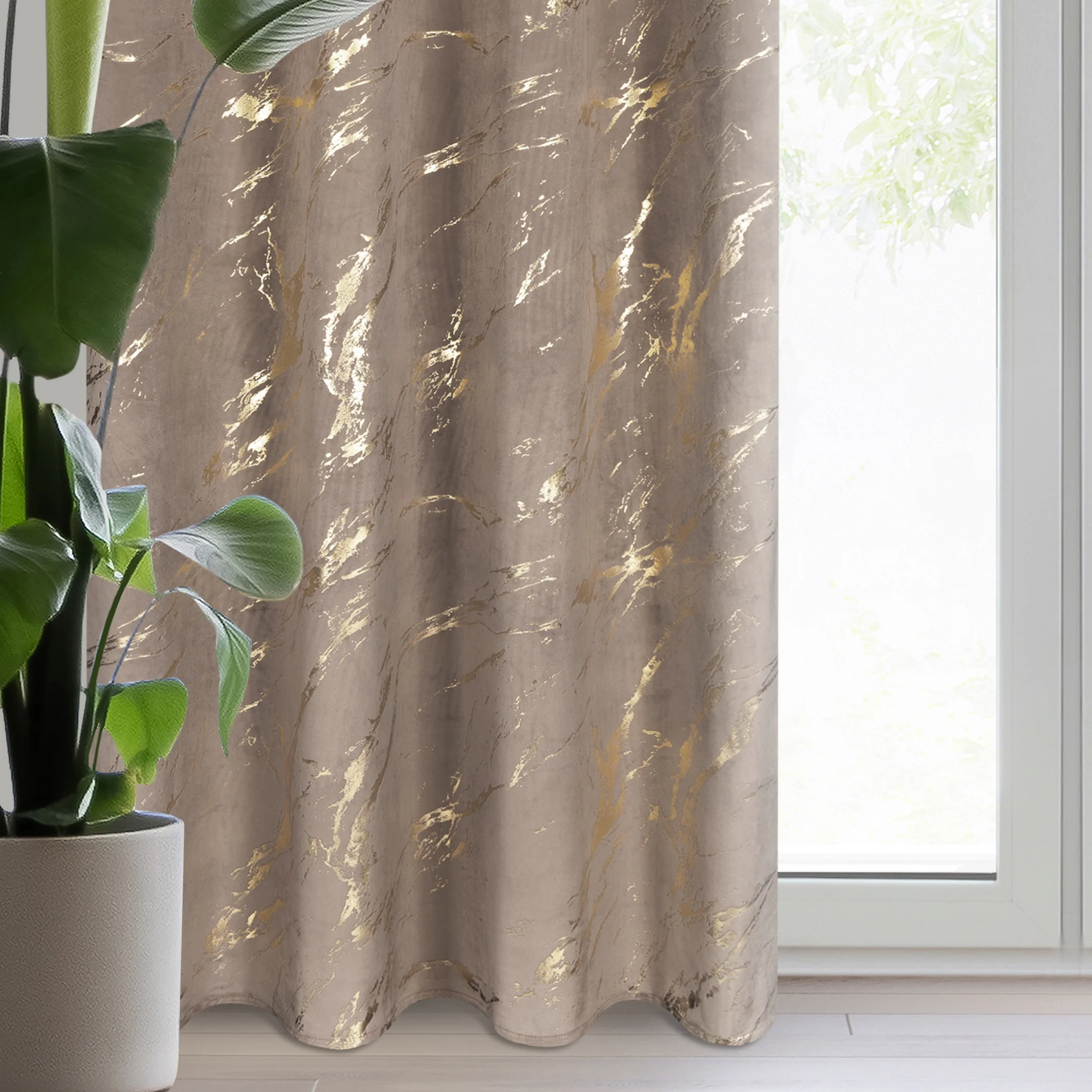 Zasłona brązowo, złocista zdobiona błyszczącym marmurkiem z welwetu, 140x250 cm złota przelotka - MOLLY | eurofirany