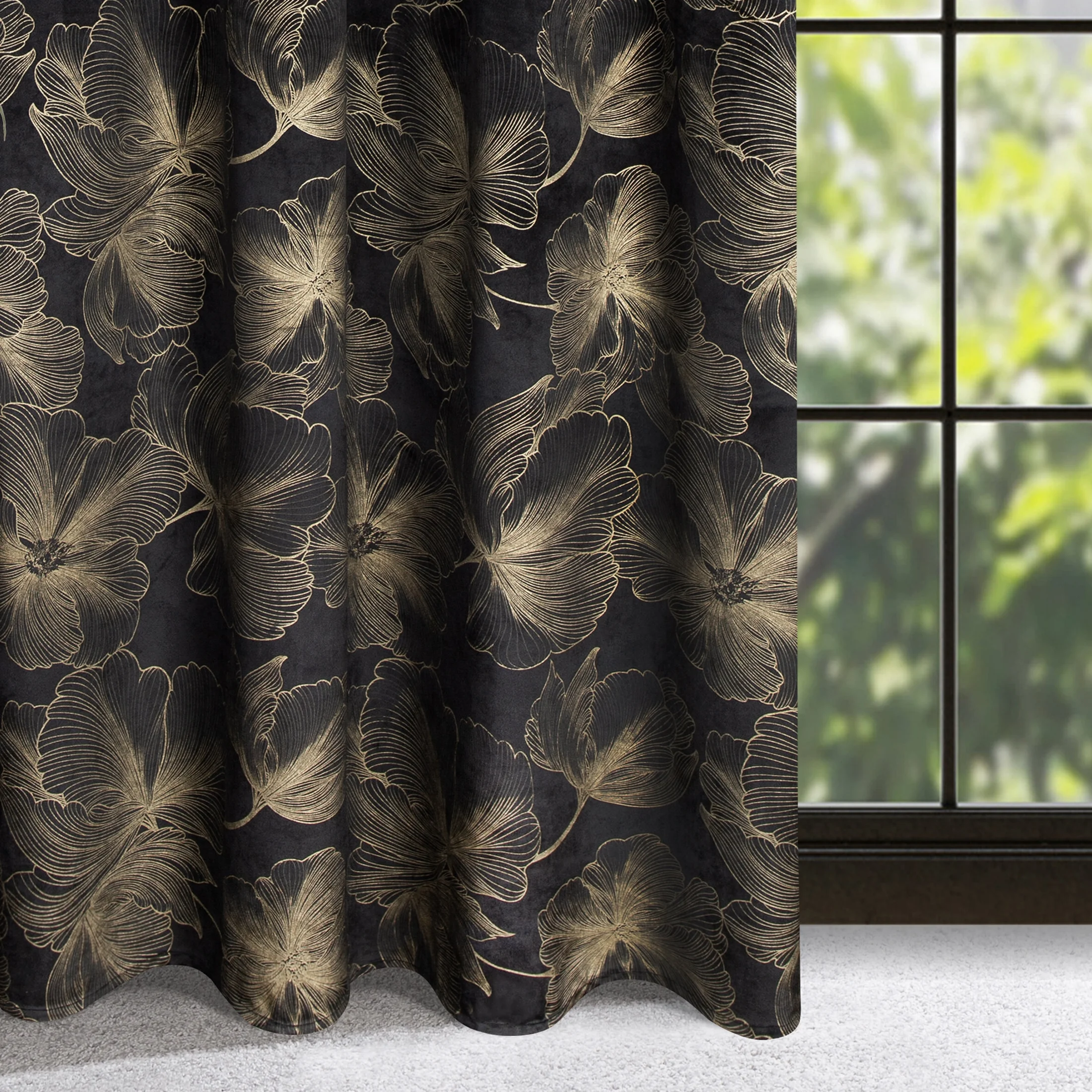 Zasłona czarna z błyszczącego welwetu w złote kwiaty 140x300 cm taśma - STELLA | 