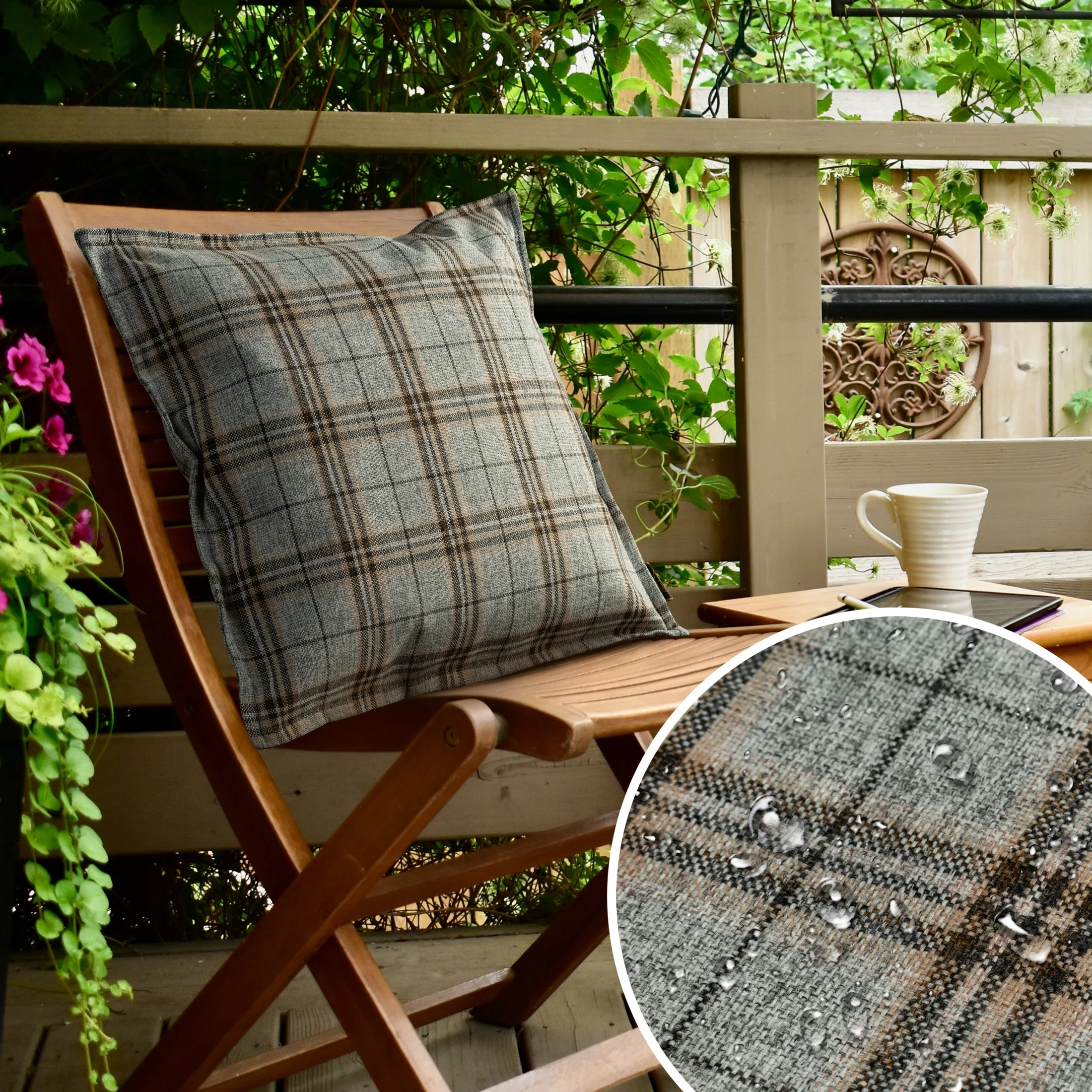 Poszewka na poduszkę 45x45 cm z tkaniny wodoodpornej srebrno, brązowa idealna na taras oraz balkon zdobiona nadrukiem kraty GARDEN | eurofirany