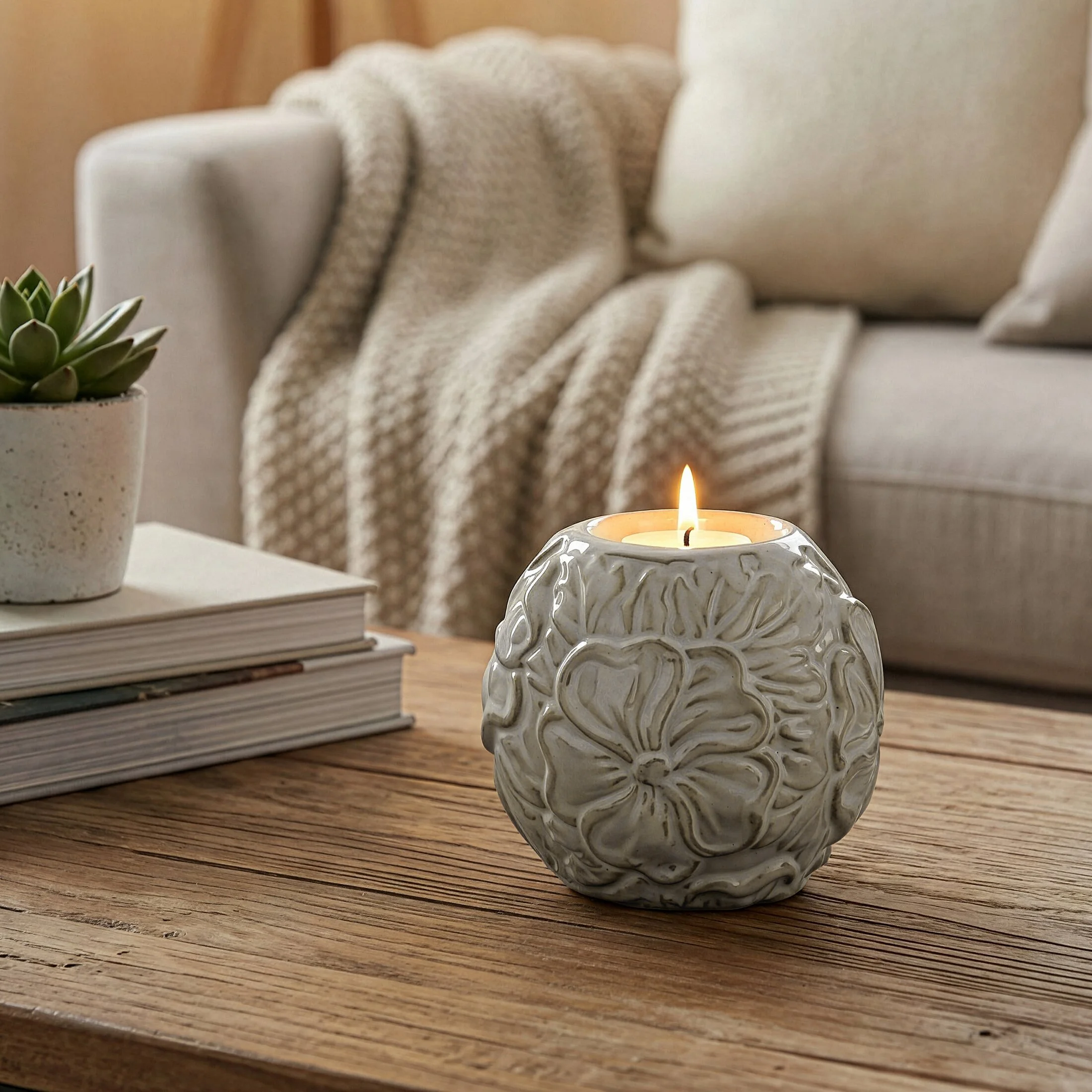 Świecznik ceramiczny NAIRA z wytłaczanym wzorem kwiatów