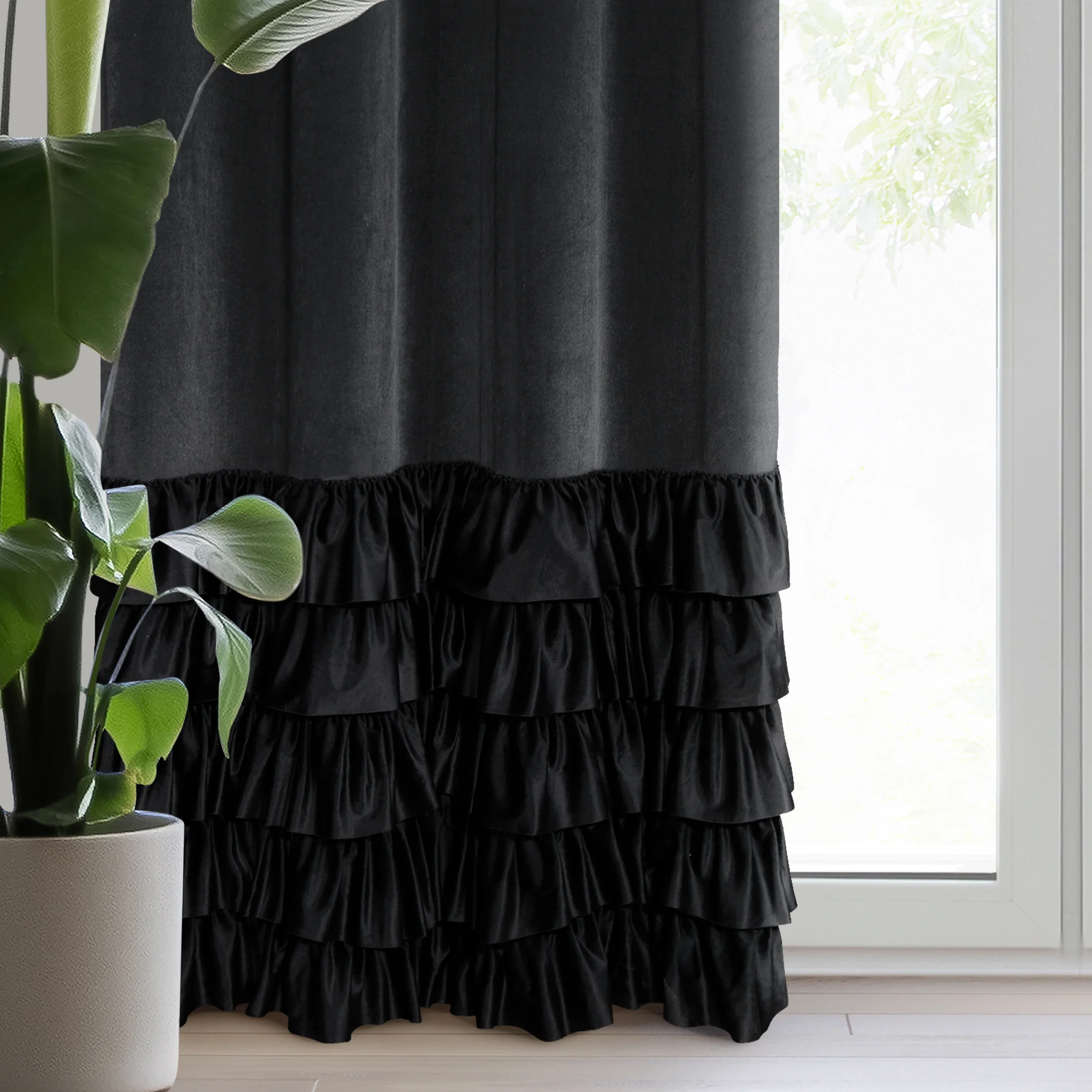 Zasłona welwetowa czarna zdobiona falbanami 140x250 cm przelotka - DANI | eurofirany