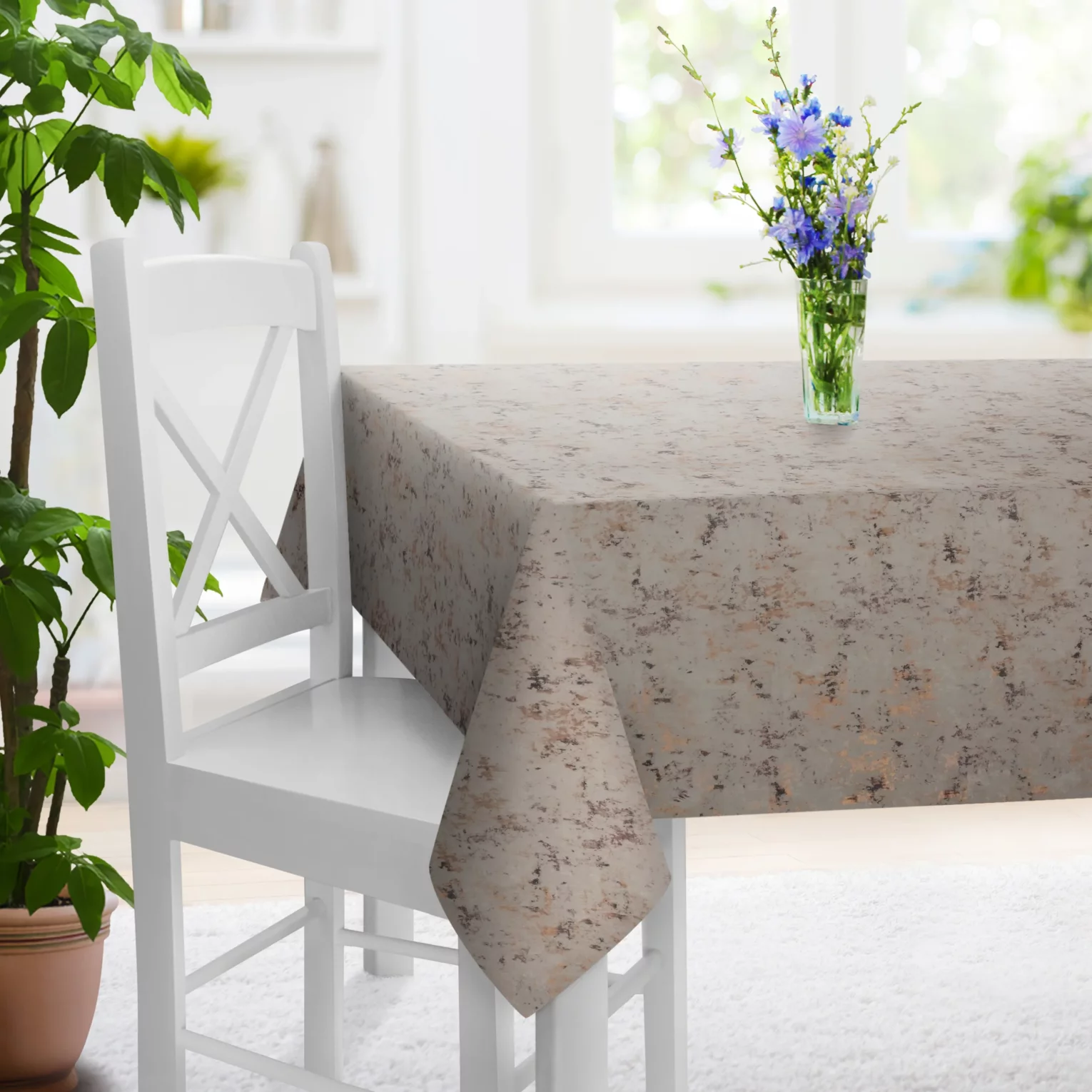Obrus na wymiar kremowo złoty z grubej, matowej tkaniny welwetowej z połyskliwym nadrukiem Italissima Eva Minge