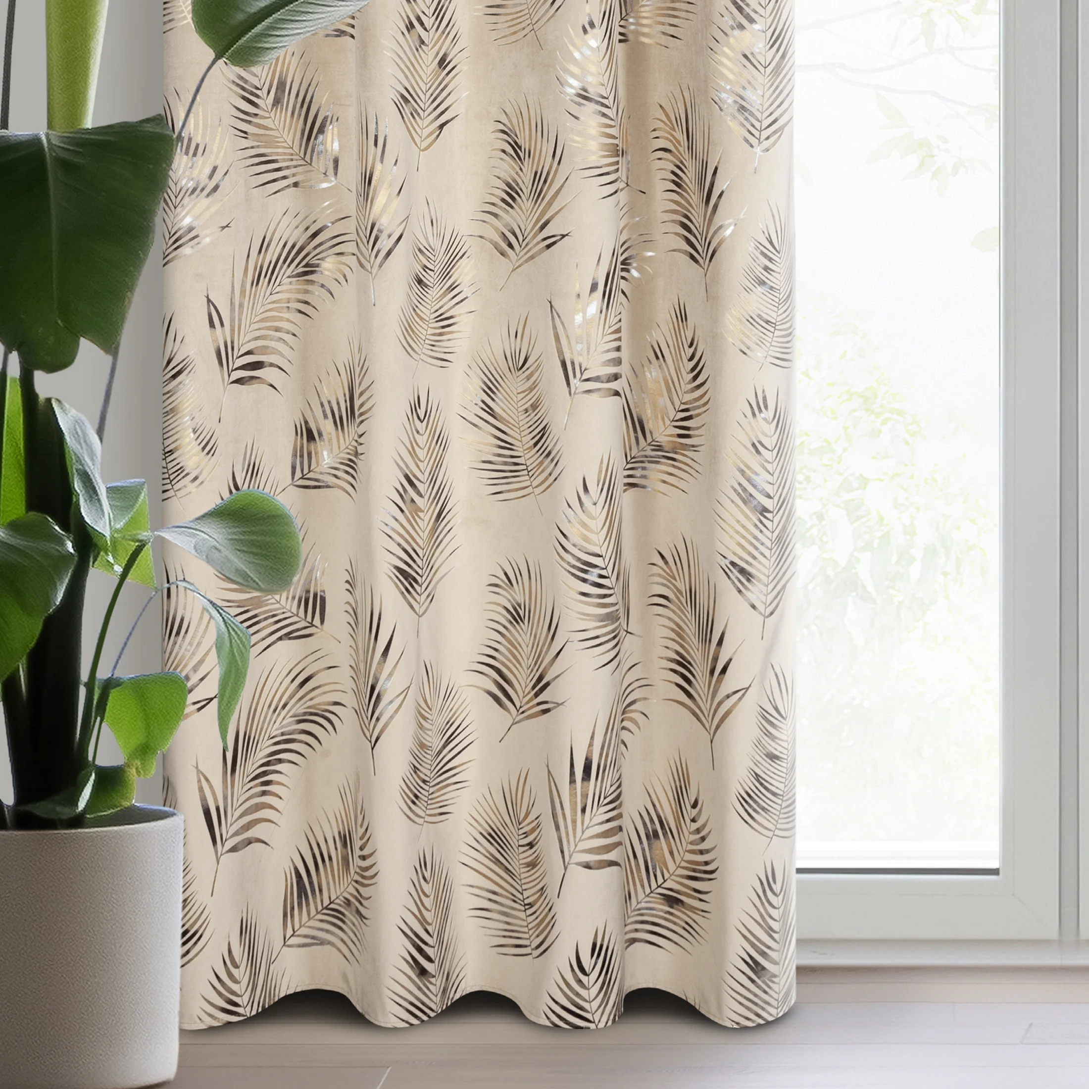 Zasłona welwetowa beżowo, szampańska z błyszczącym nadrukiem palmowych liści 140x250 cm przelotka - GLORIA | eurofirany
