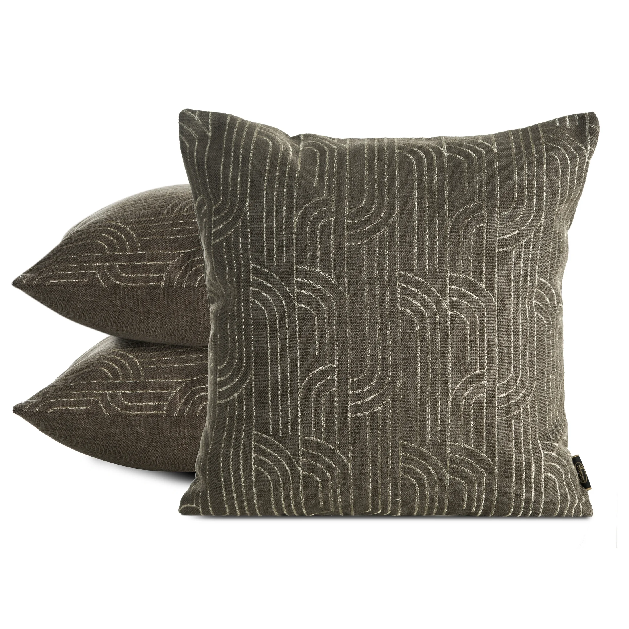 Poszewka na poduszkę 45x45 cm brązowa z złotym geometrycznym haftem MILA - kolekcja VULCANO