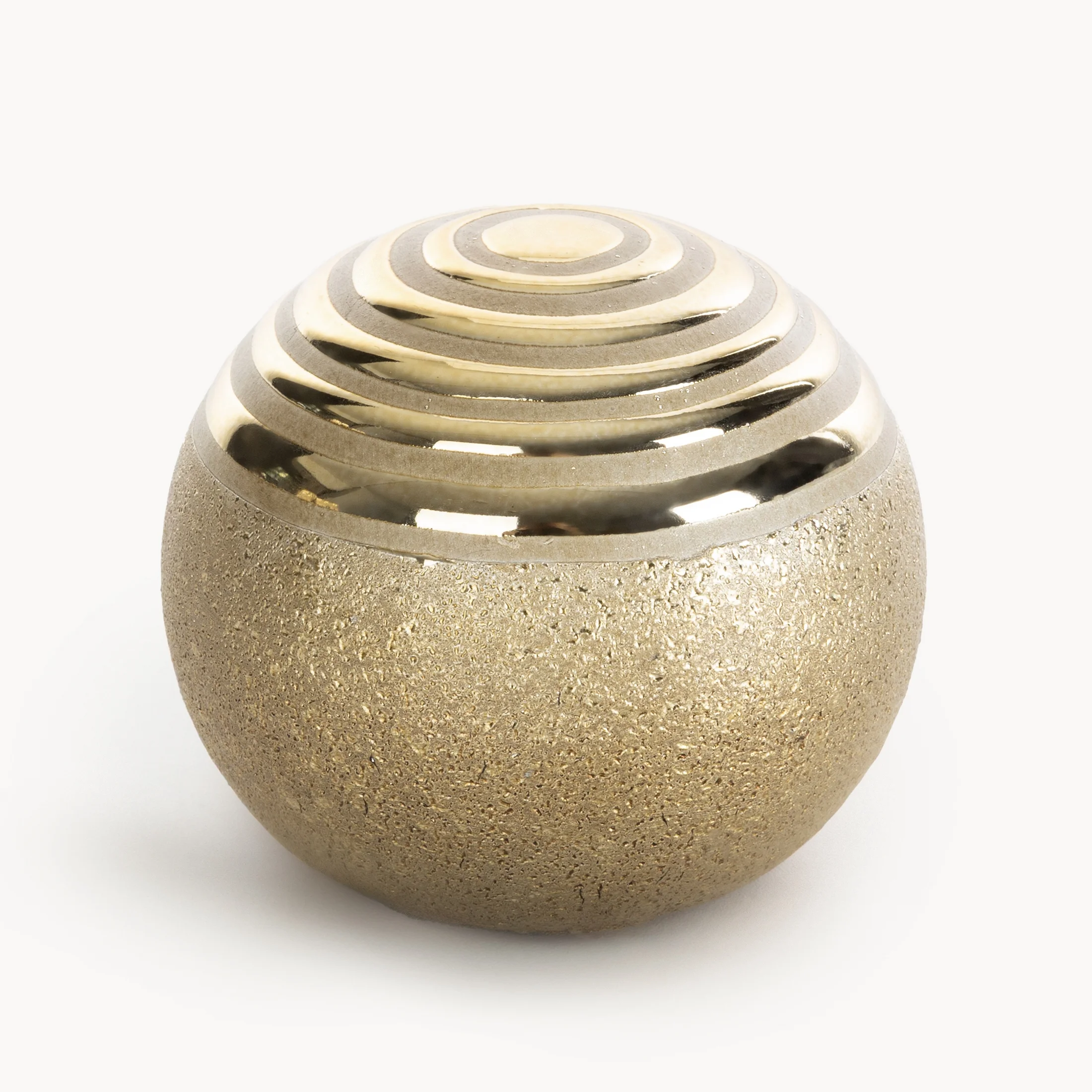 Kula dekoracyjna ELARA łącząca matową powierzchnie z błyszczącym wzorem | eurofirany