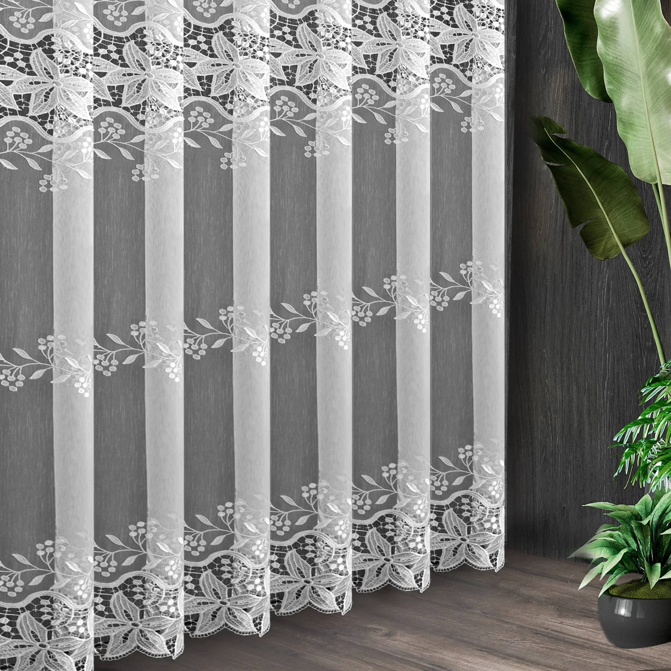 Tkanina firanowa typu aden, zdobiona roślinnym haftem i dwoma pasami gipiury