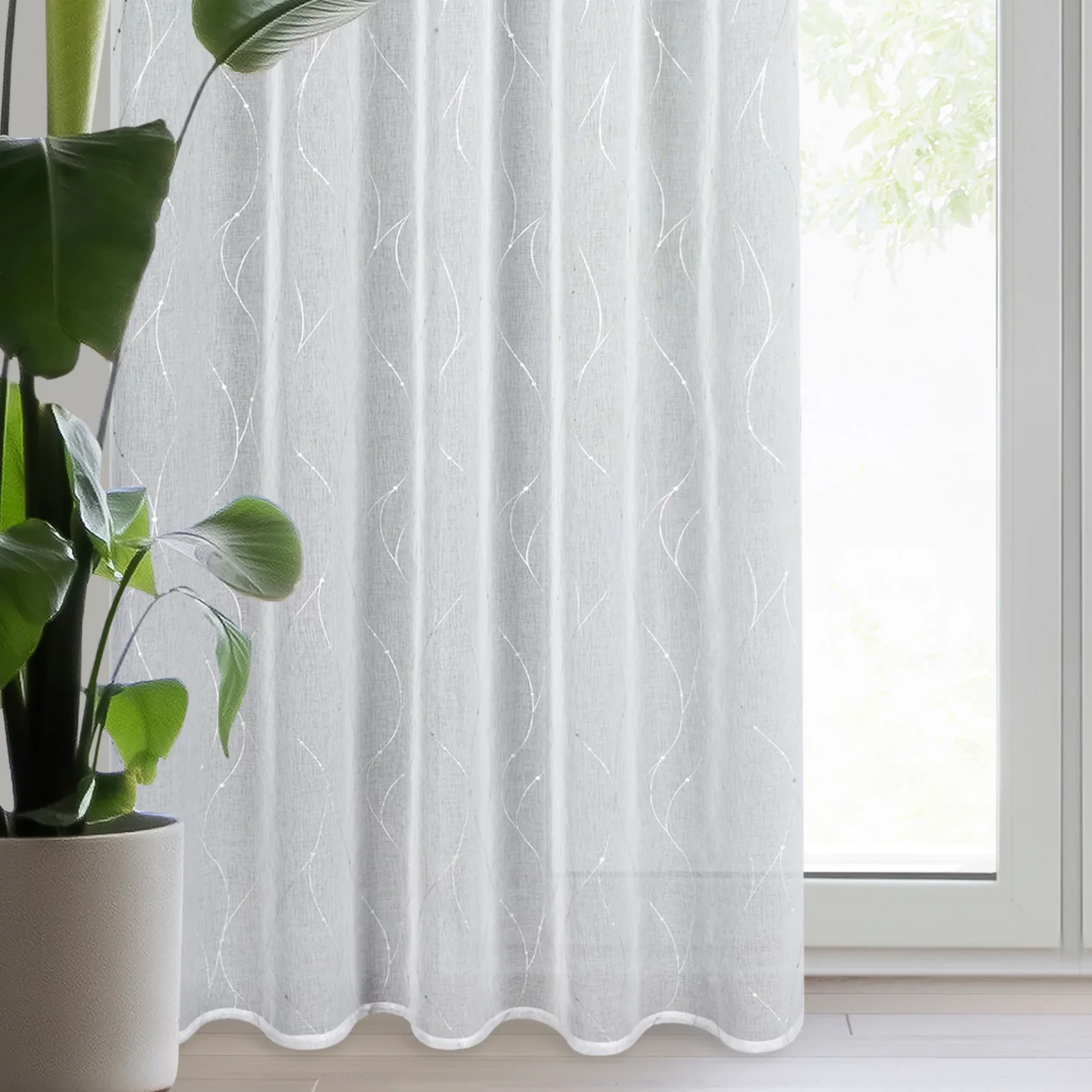 Dekoracja okienna biało, srebrzysta z etaminy zdobiona subtelnym wzorem 140x270 cm taśma  - ARLENA