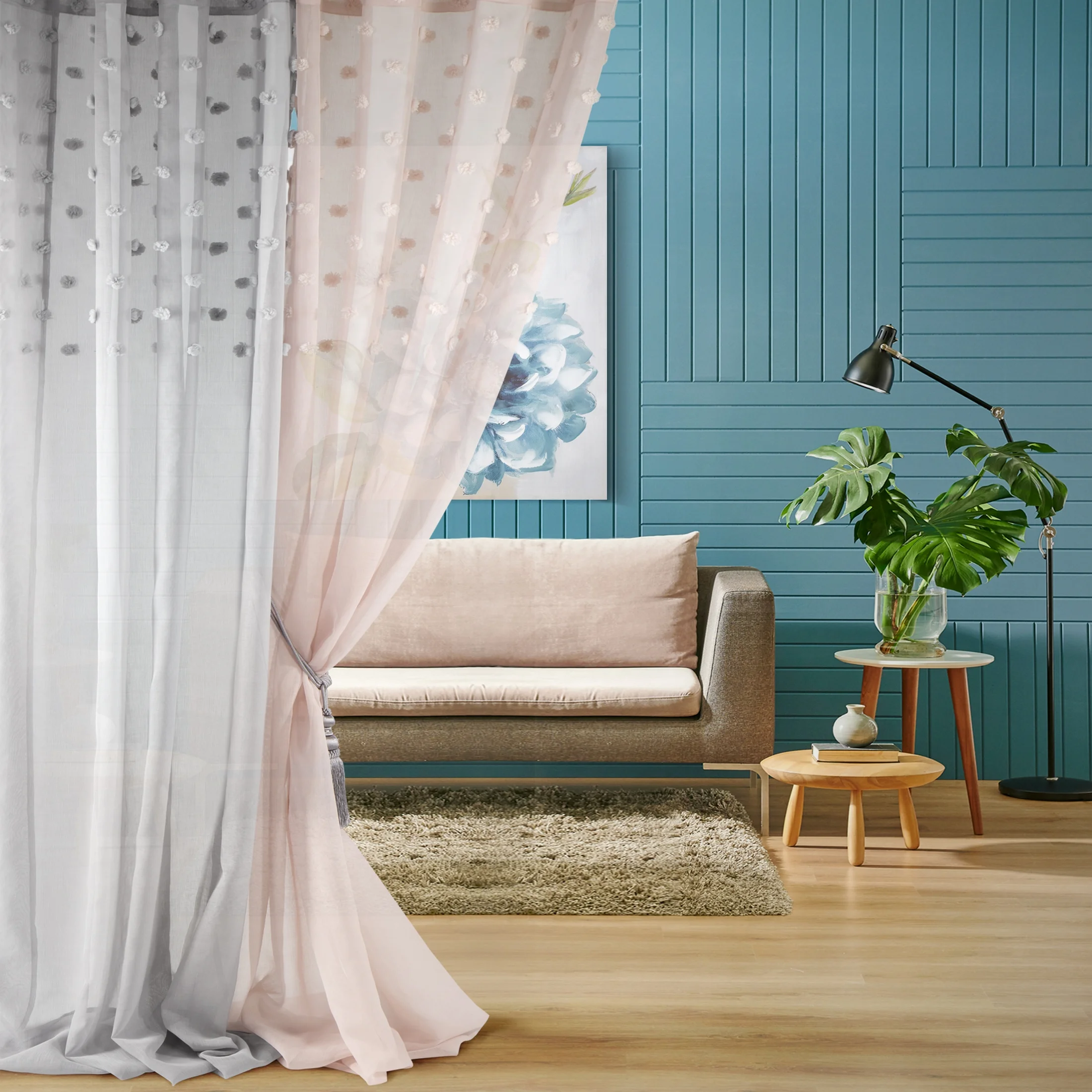 Dekoracja okienna srebrna zdobiona w górnej części trójwymiarowymi groszkami, półtransparentna 140x250 cm przelotka STELLA Design 91