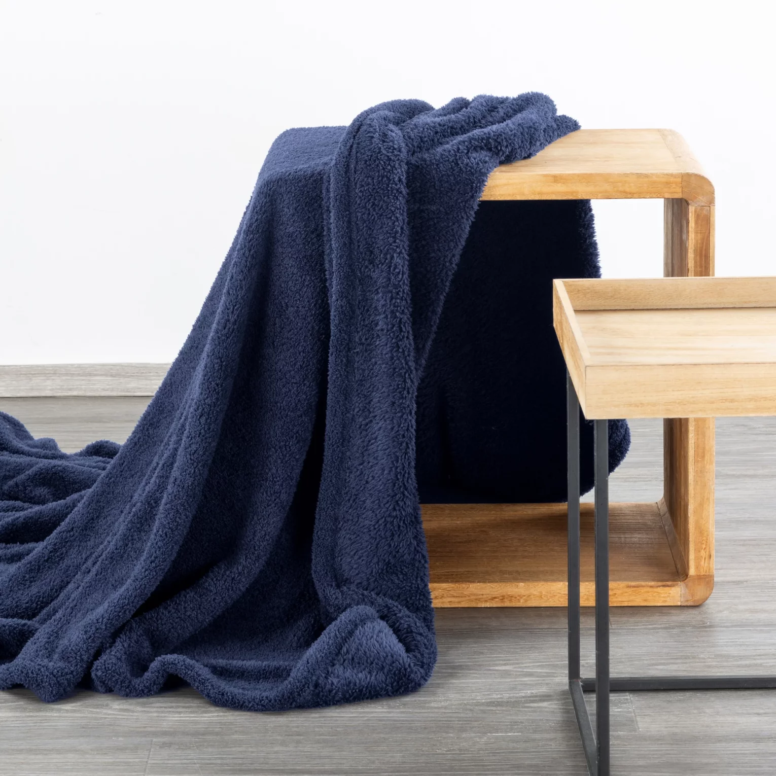Koc polarowy 200x220 cm granatowy LORI Design 91