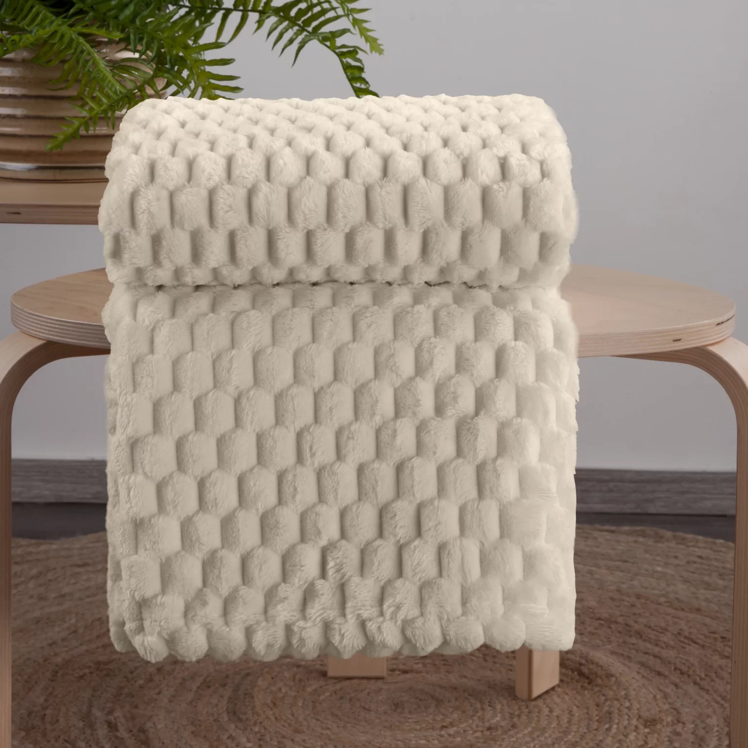 Koc 170x210 cm beżowy bardzo miękki w dotyku z wytłaczanym wzorem 3D CINDY 6 Design 91