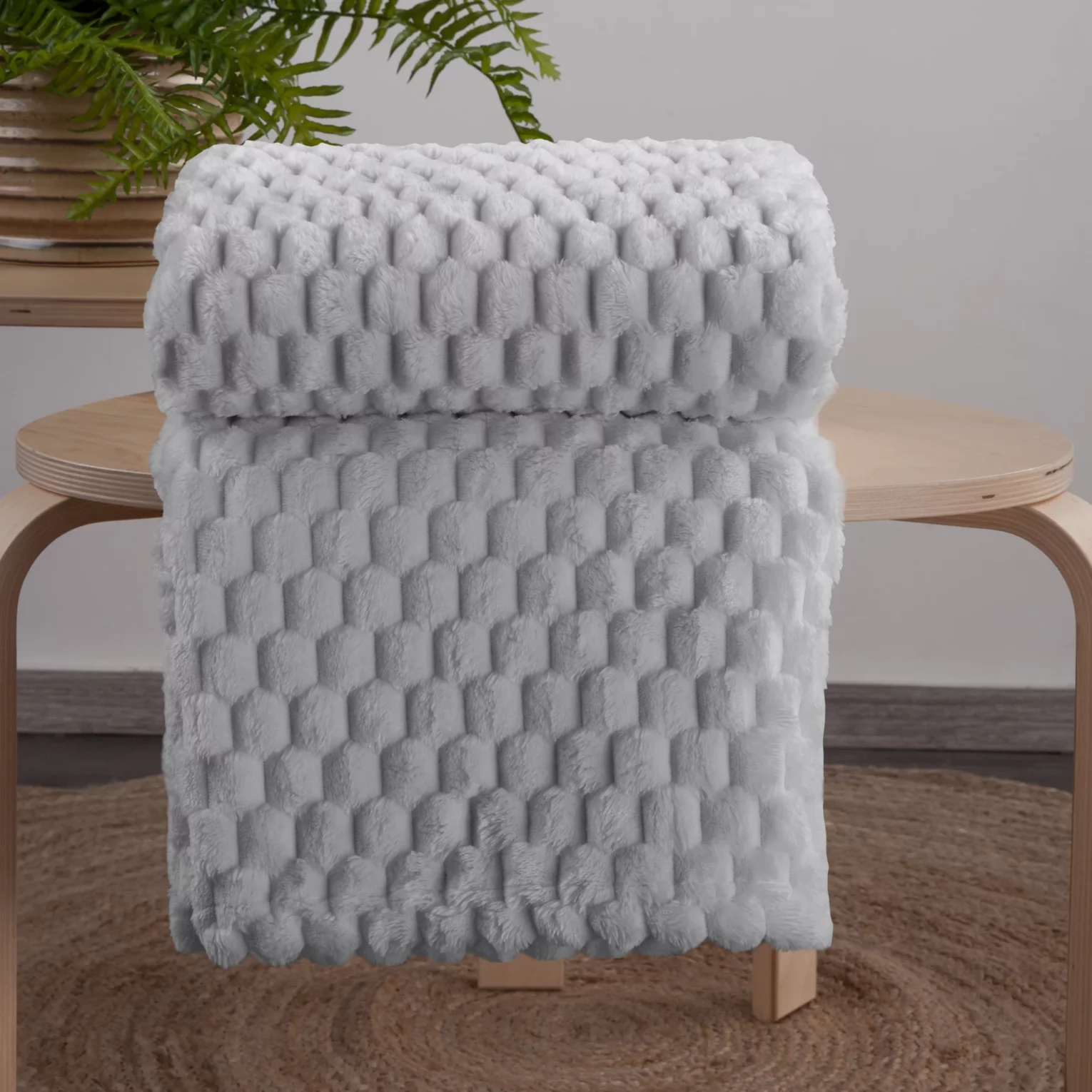 Koc 170x210 cm srebrny bardzo miękki w dotyku z wytłaczanym wzorem 3D CINDY 6 Design 91