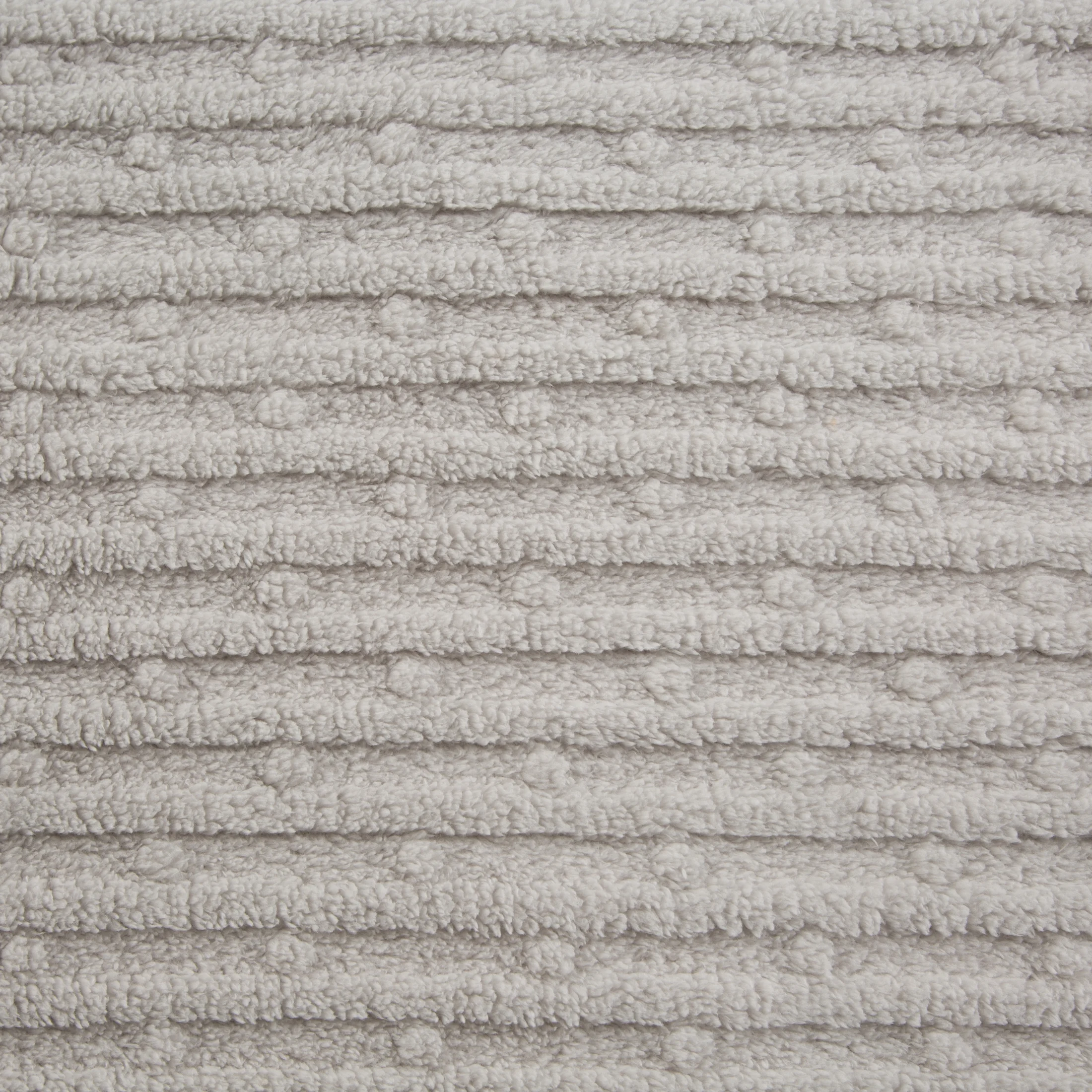 Narzuta na fotel 70x160 cm srebrna z wytłaczanym wzorem pasów LISA Design 91