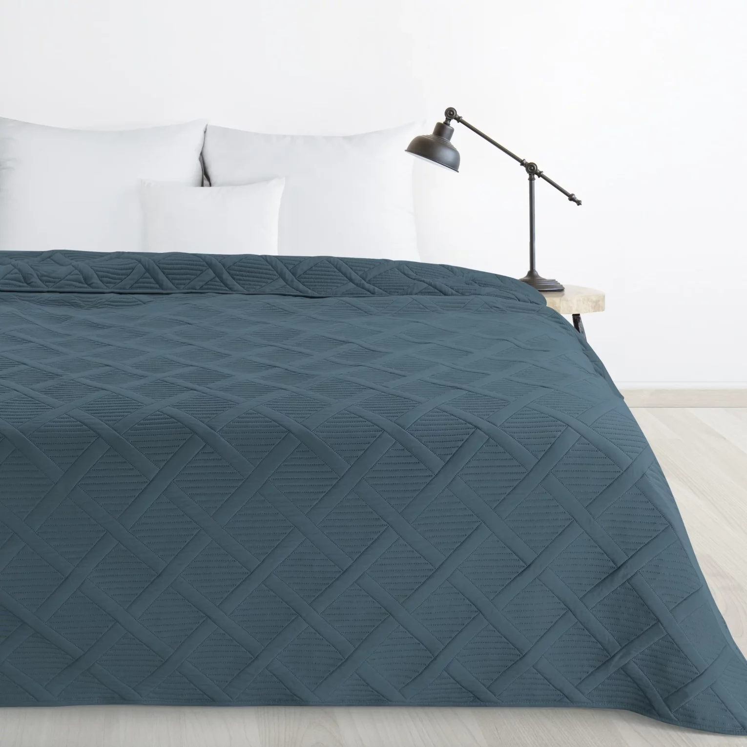 Narzuta turkusowa 200x220 cm z geometrycznym wzorem wykonana techniką hot press ALARA 5 Design 91