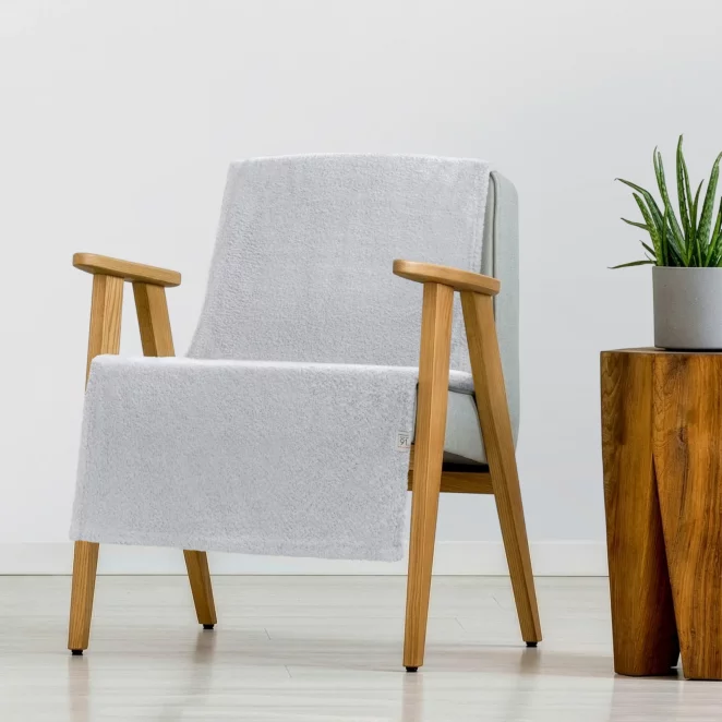 Narzuta na fotel z polaru 70x160 cm srebrna LORI Design 91