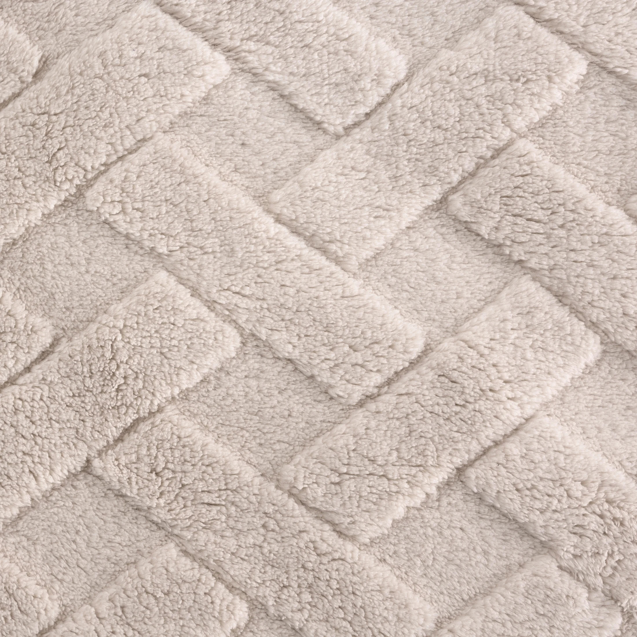 Narzuta na fotel-koc flano 70x160 cm beżowa zdobiona wytłaczanym wzorem CARO Design 91