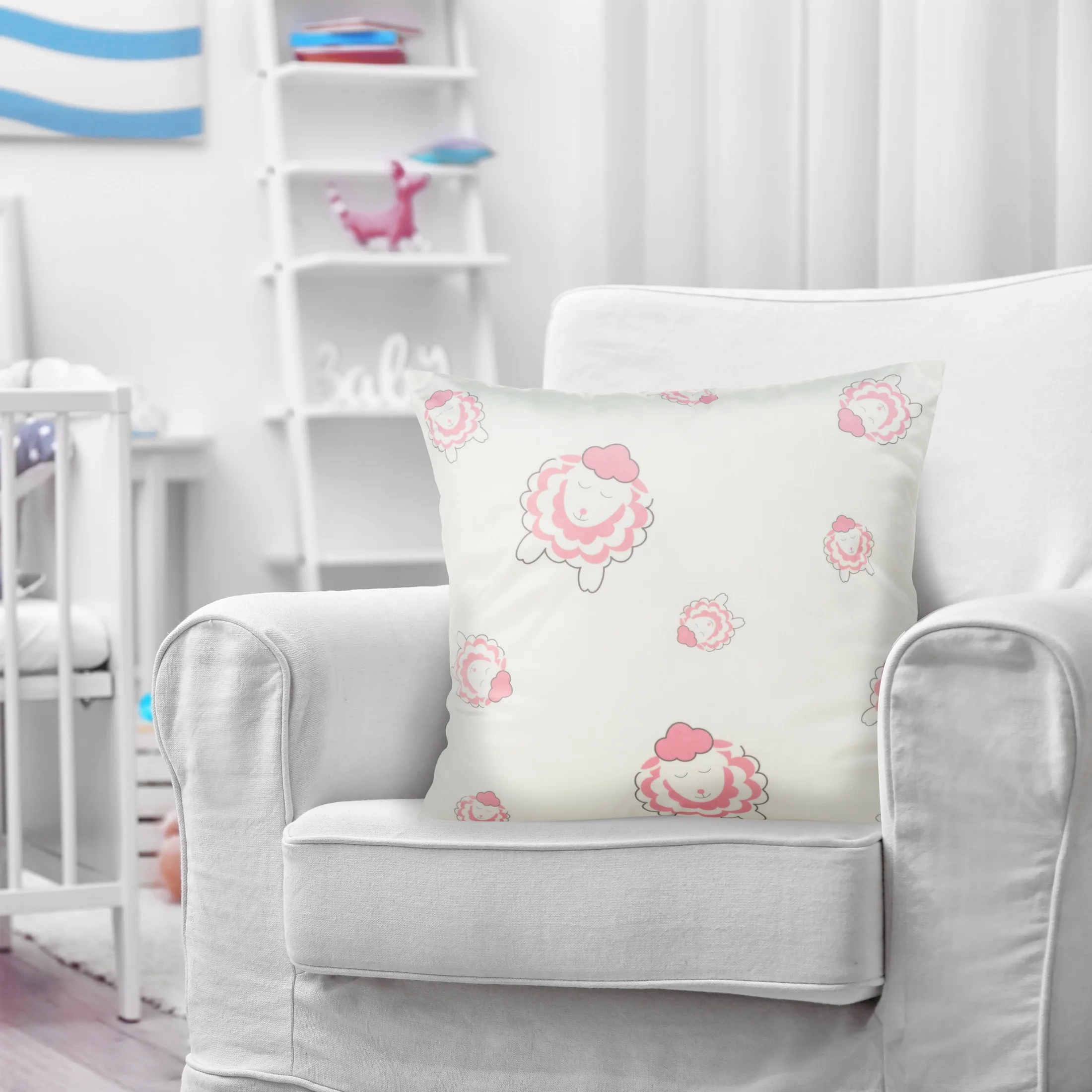 Poszewka na poduszkę 45x45 cm welwetowa, biało różowa z motywem baranków KIDS 4 DESIGN 91