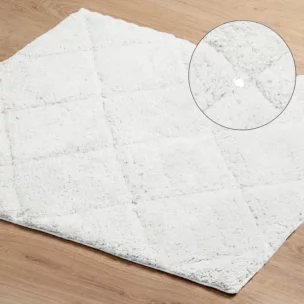 Dywanik łazienkowy bawełniany  zdobiony geometrycznym wzorem z kryształkami 50x70 cm CHIC