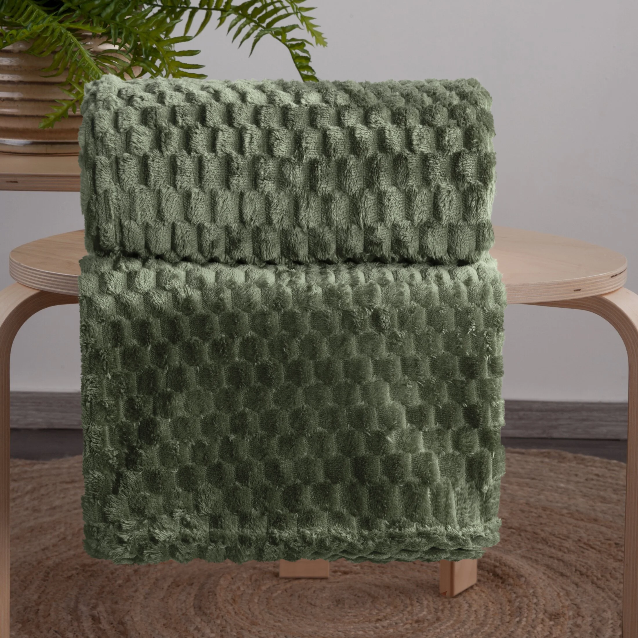 Koc 170x210 cm ciemnooliwkowy miękki w dotyku z wytłaczanym wzorem 3D CINDY 6 Design 91 | eurofirany