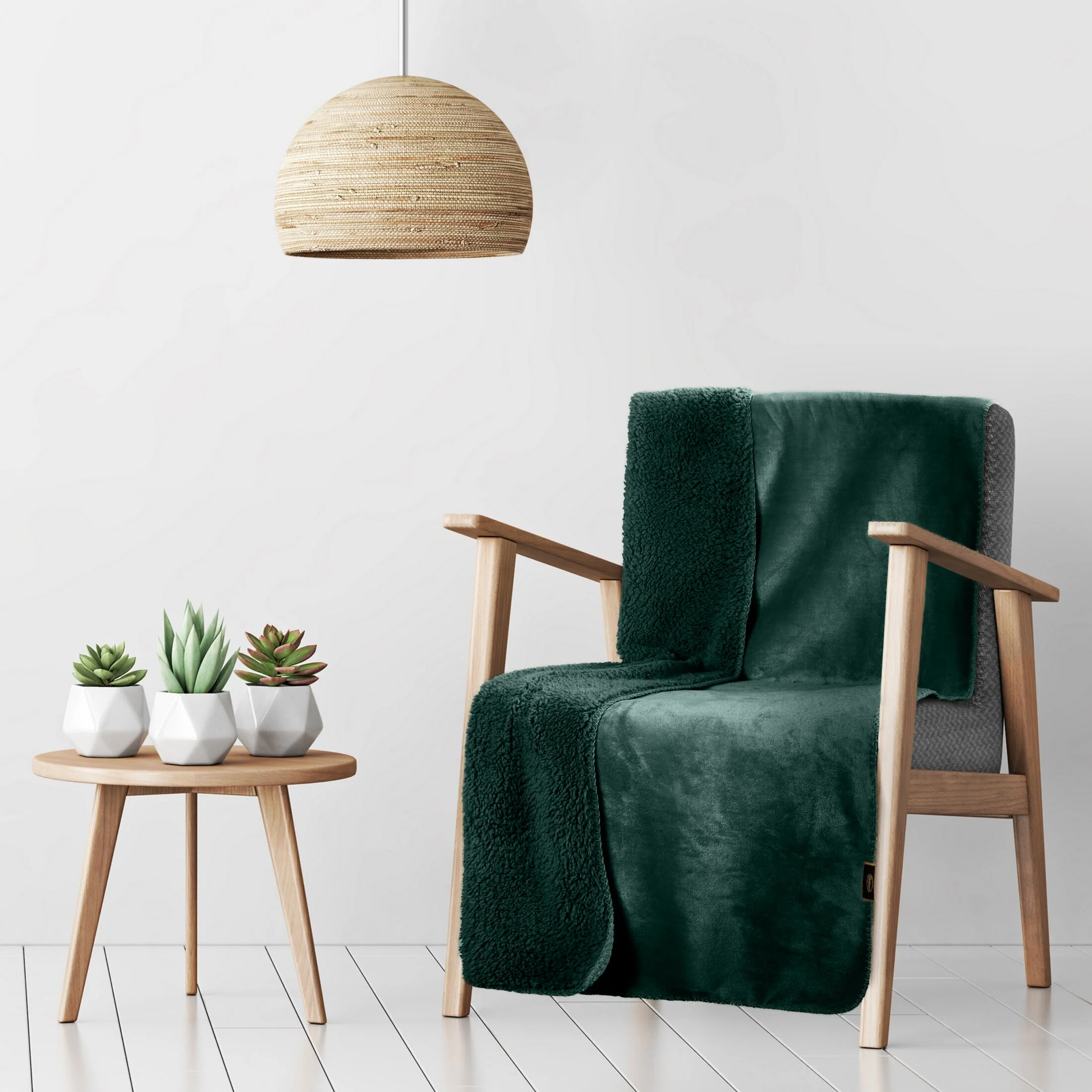 Narzuta, koc na fotel 70x160 cm ciemnozielony z miękkiego polaru ze strukturą baranka TEDY Eurofirany Premium | eurofirany